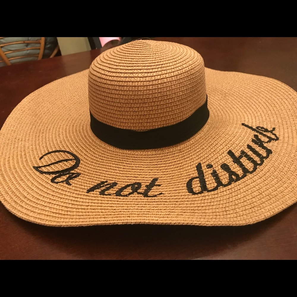 Embroidered wide brim, “Do Not Disturb” straw hat